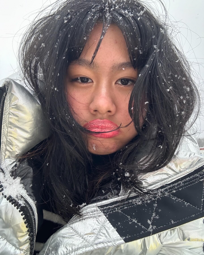 Cantik Banget, Ini Potret Amel Anak Ussy Sulistiawaty Liburan di Jepang