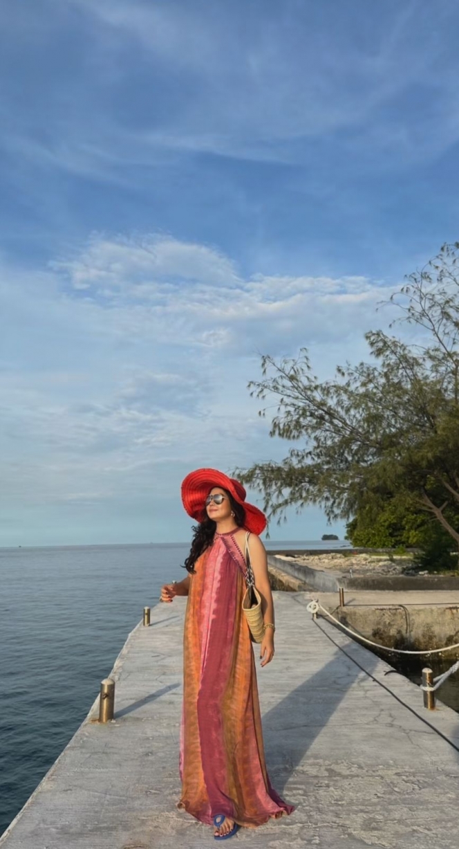 Potret Liburan Mayangsari ke Pulau Pribadi Milik Bambang Trihatmodjo, Aksi Sang Anak Setir Yacht Curi Perhatian
