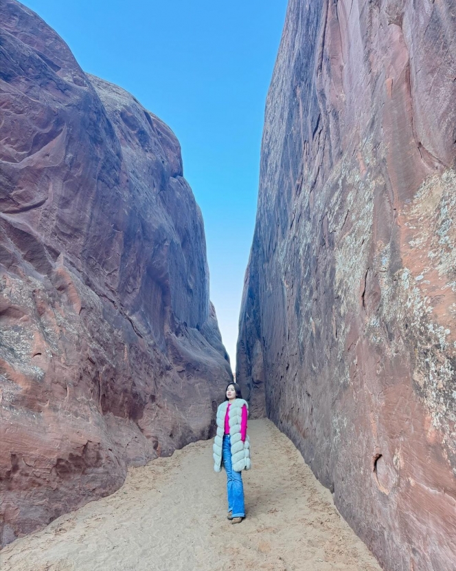 Dari Utah ke Nevada, Begini Gaya Liburan Musim Dingin Natasha Wilona yang Curi Perhatian