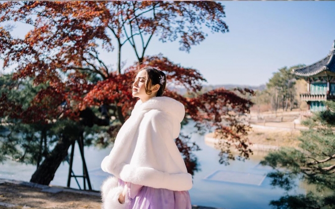 8 Potret OOTD Syifa Hadju Pakai Hanbok Waktu Liburan ke Korea, Mirip Cewek-cewek di Drakor nih!