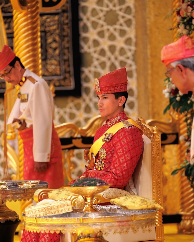 7 Momen Prince Mateen dan Anisha Rosnah Jalani Upacara Istiadat Berbedak, Tampil Kompak dengan Baju Adat Tradisional Serba Merah Keemasan! 