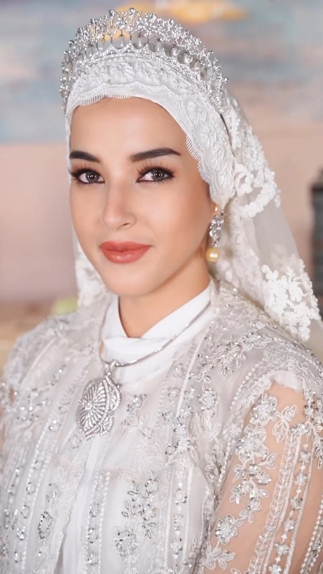Begini Momen Tasya Farasya Recreate Make Up Anisha Rosnah saat Menikah, Hasilnya Plek-ketiplek!
