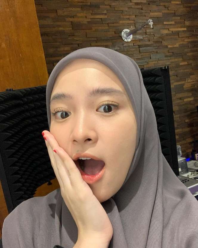 8 Potret Close Up Imut Nissa Sabyan, Netizen Gemas Dibuatnya!