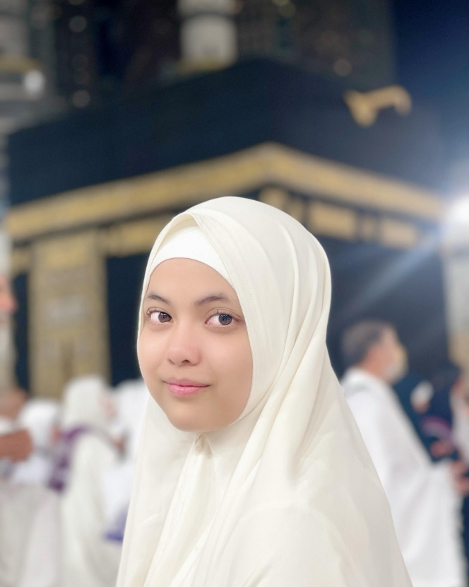 Terima Uang Panai Rp2 M, Ini 8 Gaya Keseharian Putri DA yang Ternyata Sudah Bergelar Hajjah! 