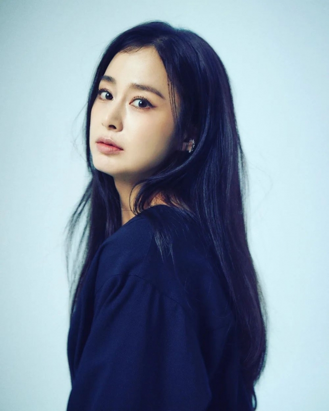 Sukses Bikin Penonton Kaget, Ini 7 Potret Cantik Kim Tae Hee yang Gak Kaleng-Kaleng Meski Jadi Cameo