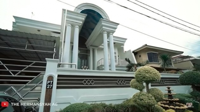 Disebut Orang Terkaya Kelima di Indonesia, Begini Potret Rumah Inul Daratista yang Mewah Bak Istana