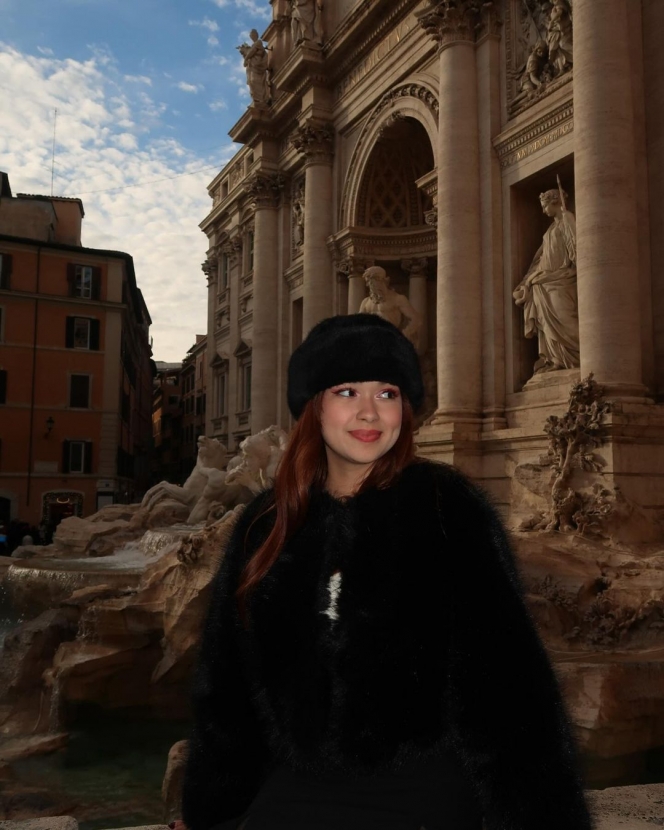 10 Potret Rebecca Klopper di Italia, Gayanya Udah kayak Penduduk Lokal
