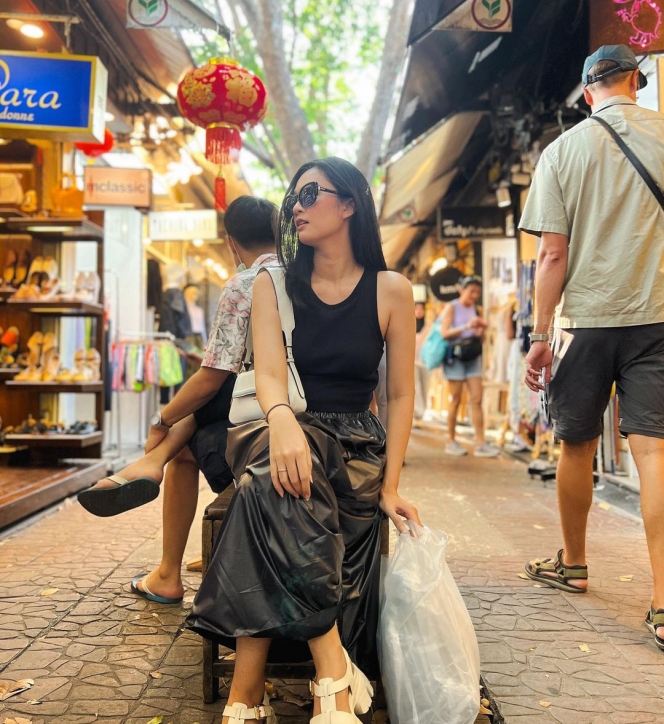 Potret Faradilla Yoshi Liburan ke Thailand, Vibesnya Kayak ABG Lagi Jalan-jalan!