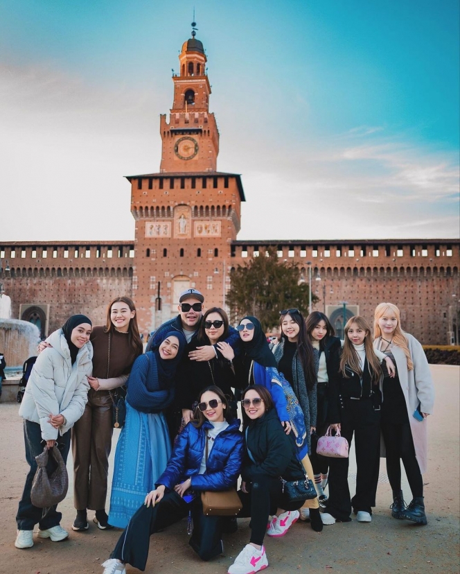 Potret Liburan Lesti Kejora ke Eropa, Pamer Foto Bareng Aaliyah Massaid Malah Bikin Kesal Netizen!