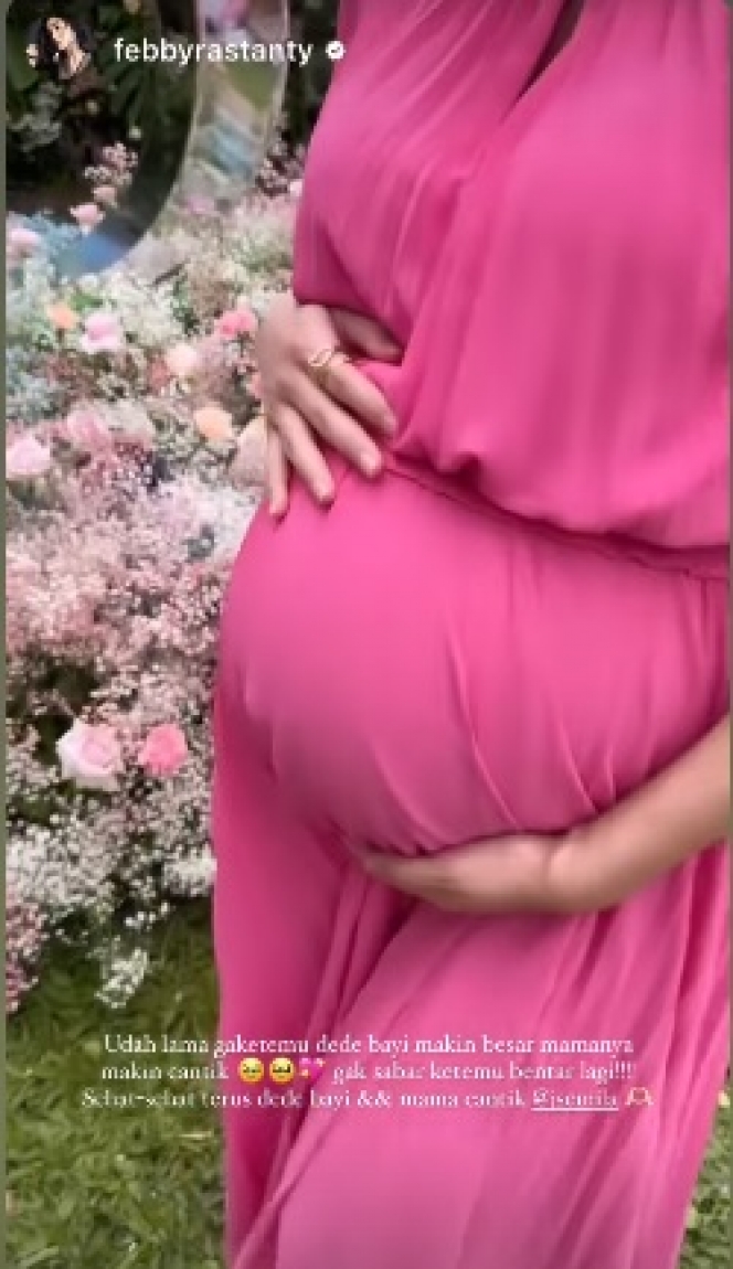Potret Cantik Jessica Mila Pamer Baby Bump Jelang Kelahiran Anak Pertama-Rayakan Valentine Bareng DIOR
