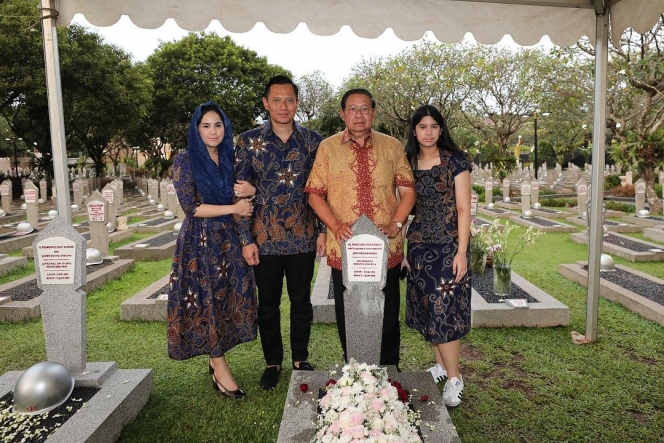 Momen Keluarga SBY ke Makam Ani Yudhoyono, Potret Aira di Samping Annisa Pohan Jadi Sorotan