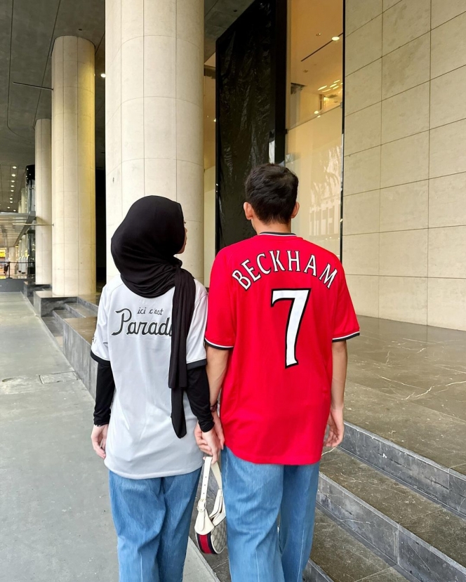 Deretan Foto Terbaru Adiba Khanza dan Egy Maulana yang Tampil Mesra Pakai Jersey Bola