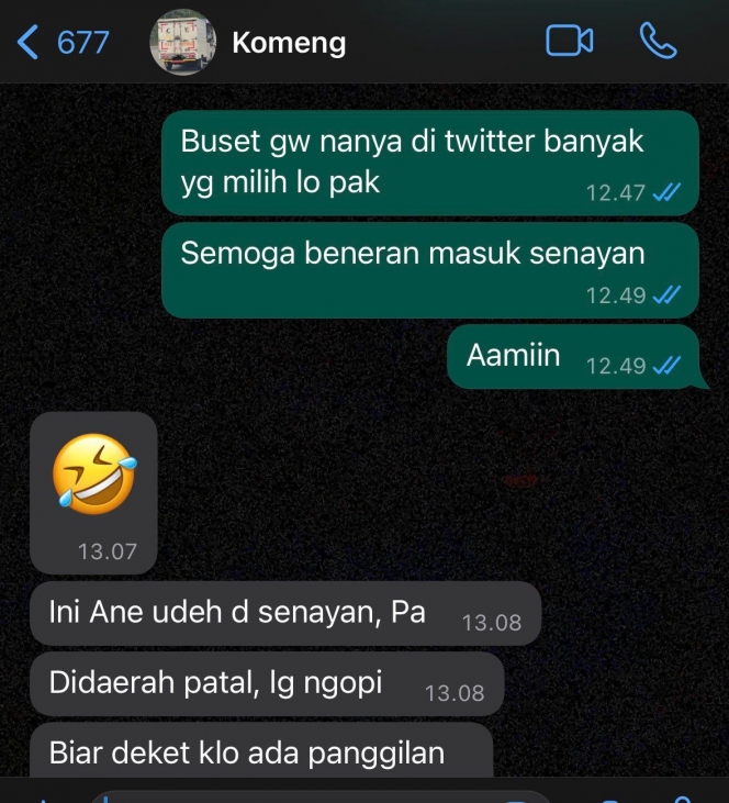 Potret Komeng Nyaleg Fotonya Bikin Ngakak, Warga Spontan Coblos!