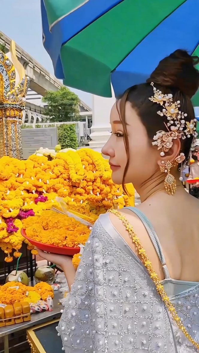 10 Potret Lucinta Luna Menjelma jadi Gadis Thailand, Manglingi Banget!