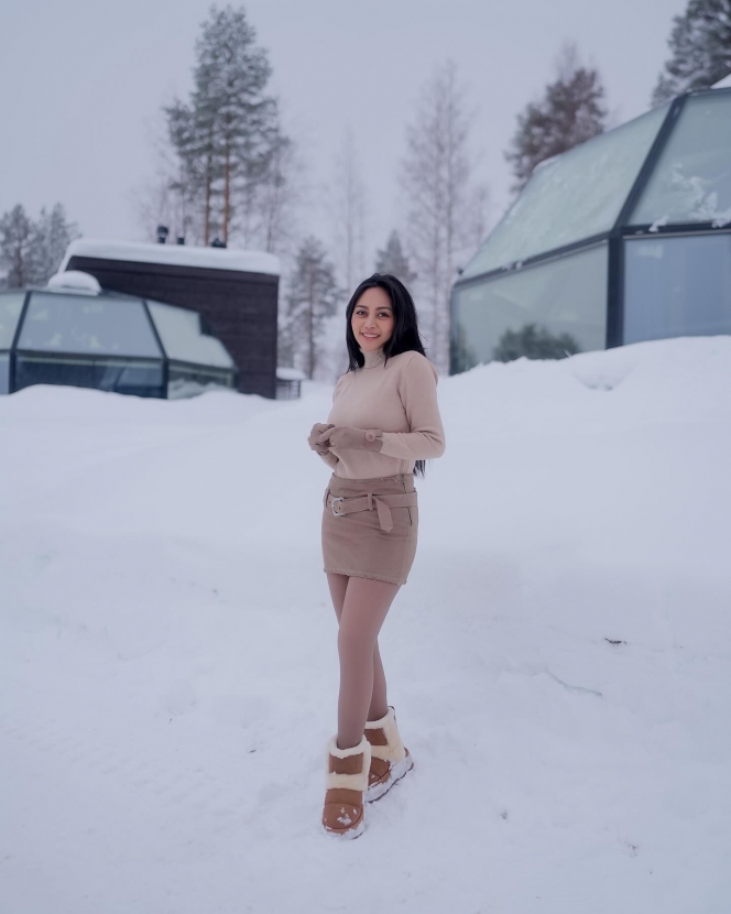 Potret Liburan Rachel Vennya di Norwegia, Pakai Baju Renang di Tengah Dinginnya Salju!
