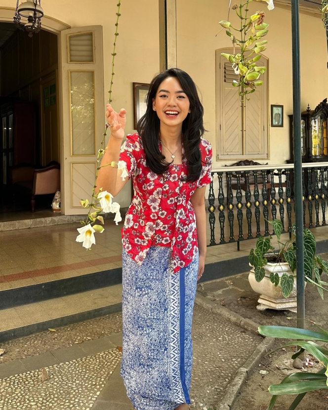 Inspirasi OOTD Berkebaya Ala Rania Yamin!