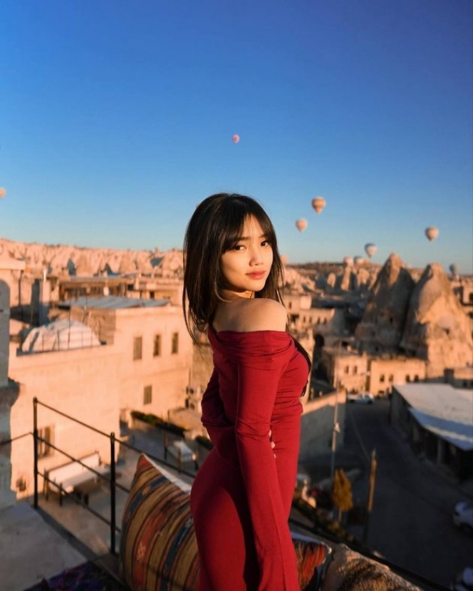 8 Photoshoot Fuji Berlatarkan Balon Udara Cappadocia, Manyala Abangkuh!