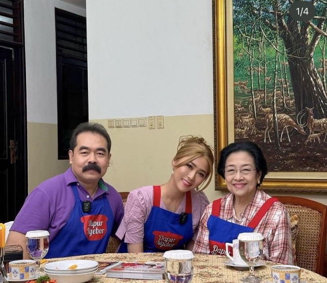 Bikin Konten Masak Bareng, Ini Potret Kebersamaan Inul Daratista dan Megawati Soekarnoputri