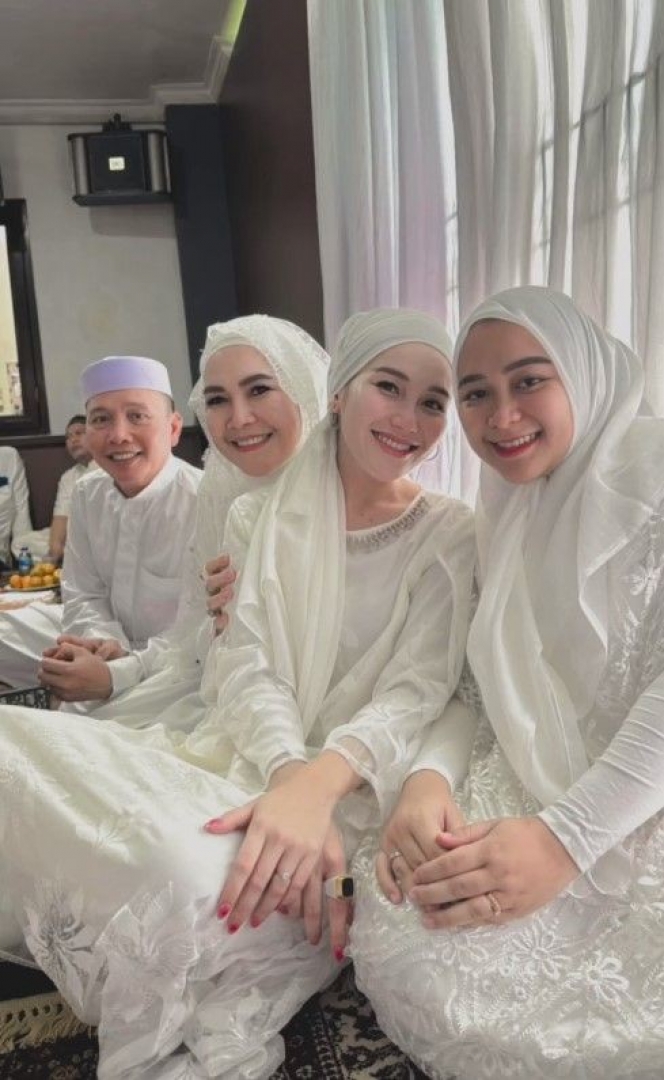 Begini Potret Ayu Ting Ting Gelar Pengajian Jelang Bulan Ramadan, Bagi-bagi Sembako ke Tetangga!