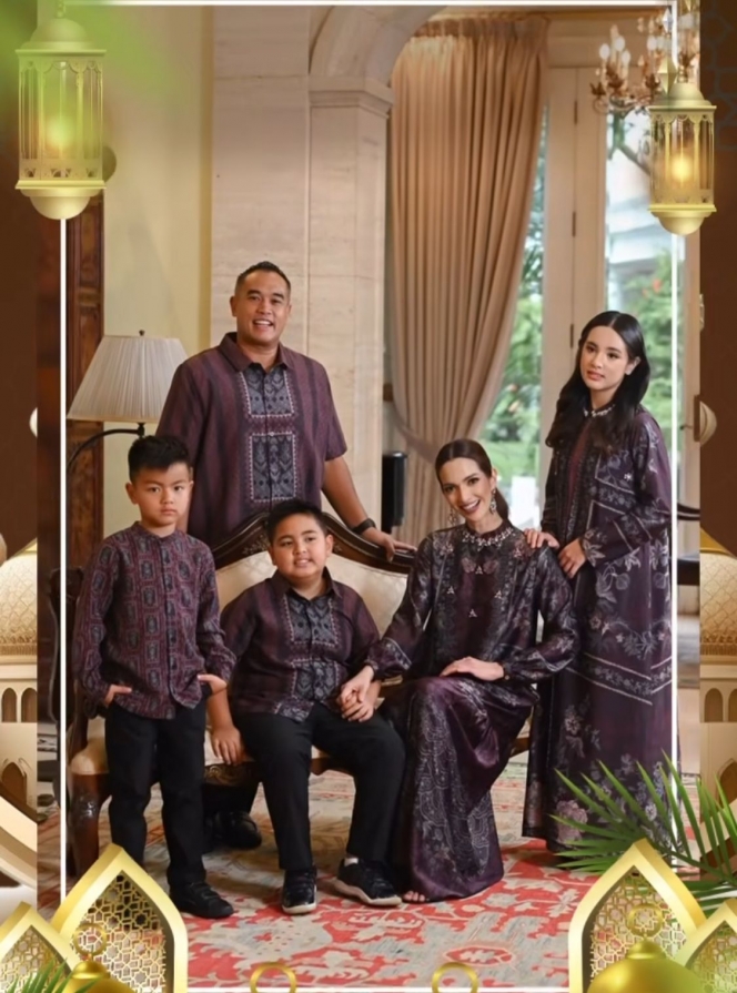 Potret Keluarga Nia Ramadhani Sarimbitan Sambut Ramadhan, Penampilan Mikhayla Jadi Sorotan