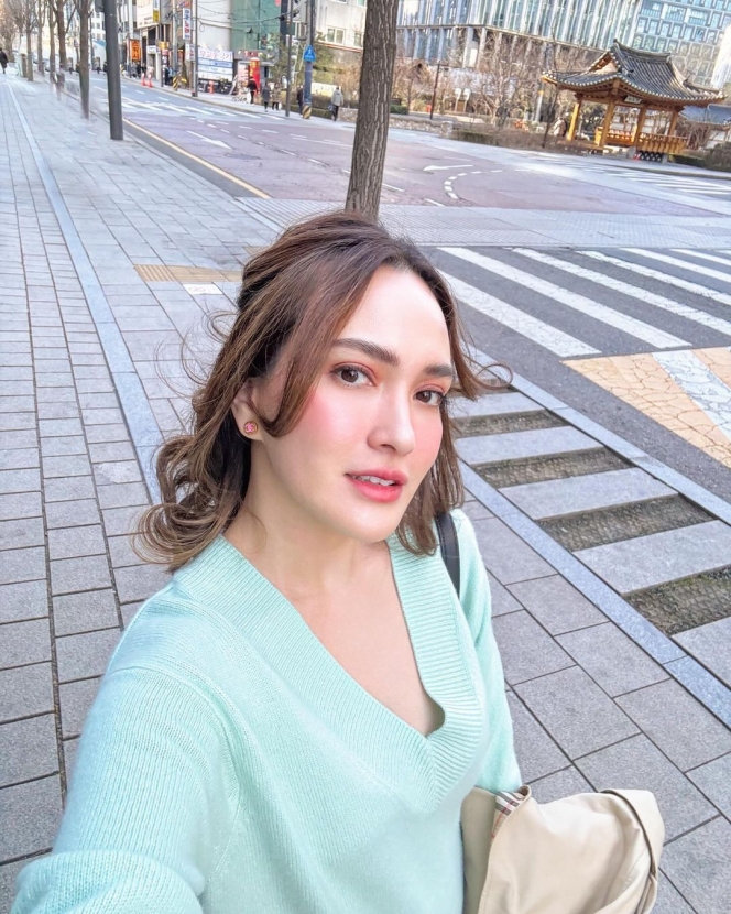 10 Potret Shandy Aulia Jalan-jalan ke Seoul Korea, Nyalon sampai Nongki Cantik di Dior Cafe