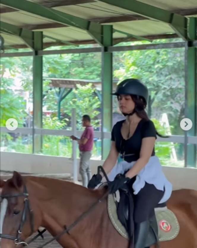 Potret Putri Isnari Berkuda, Mencoba Hobi Baru yang Lebih Menantang