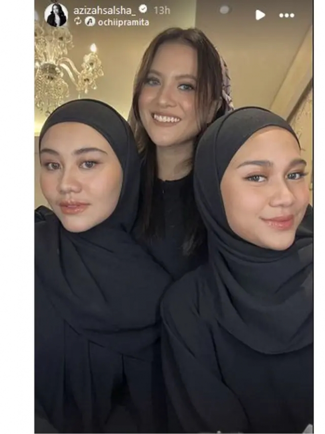 Tampil Kembar Kayak Kakak Adik, Ini Potret Pertemuan Aaliyah Massaid dan Azizah Salsha Sama-Sama Cantik!