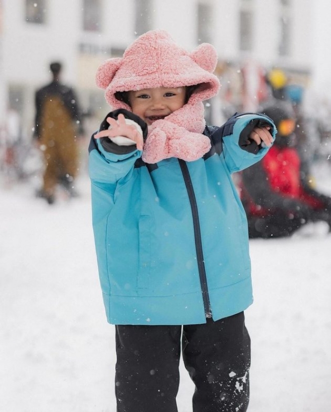 9 Foto Gemas Bible, Anak Felicya Angelista Main Salju di Jepang - Sempat Ngantuk karena Hawa Dingin