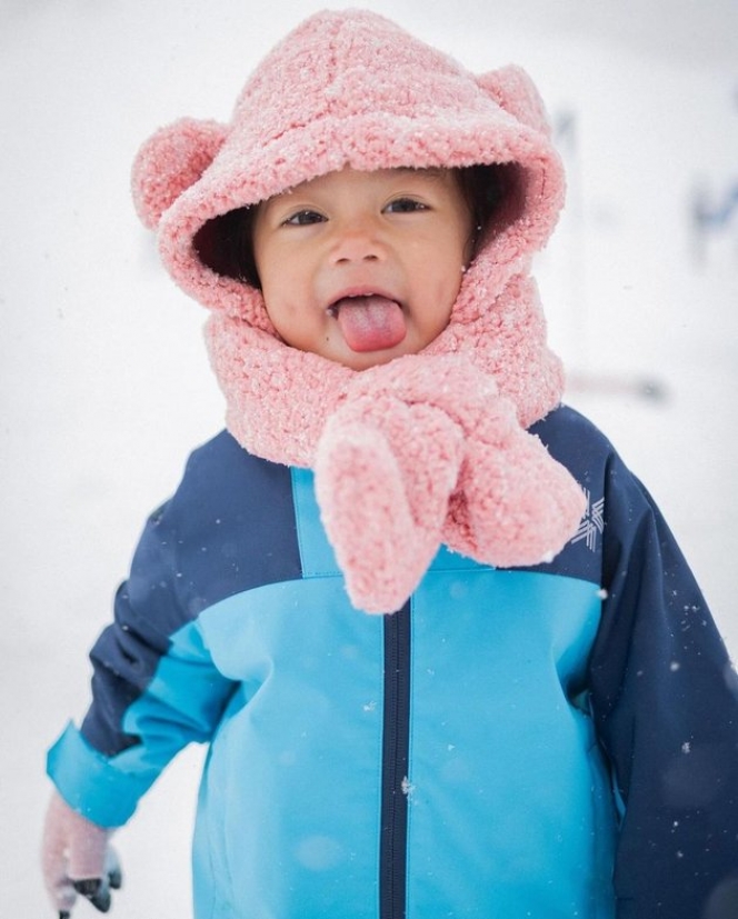 9 Foto Gemas Bible, Anak Felicya Angelista Main Salju di Jepang - Sempat Ngantuk karena Hawa Dingin