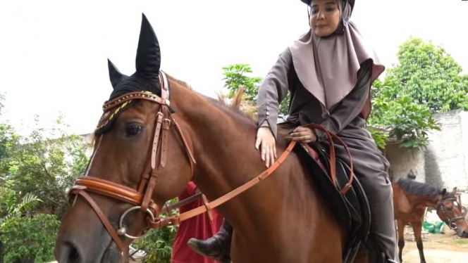 8 Foto Shireen Sungkar Lakukan Olahraga Penahan dan Berkuda, Jalani Hobi Baru di Bulan Puasa