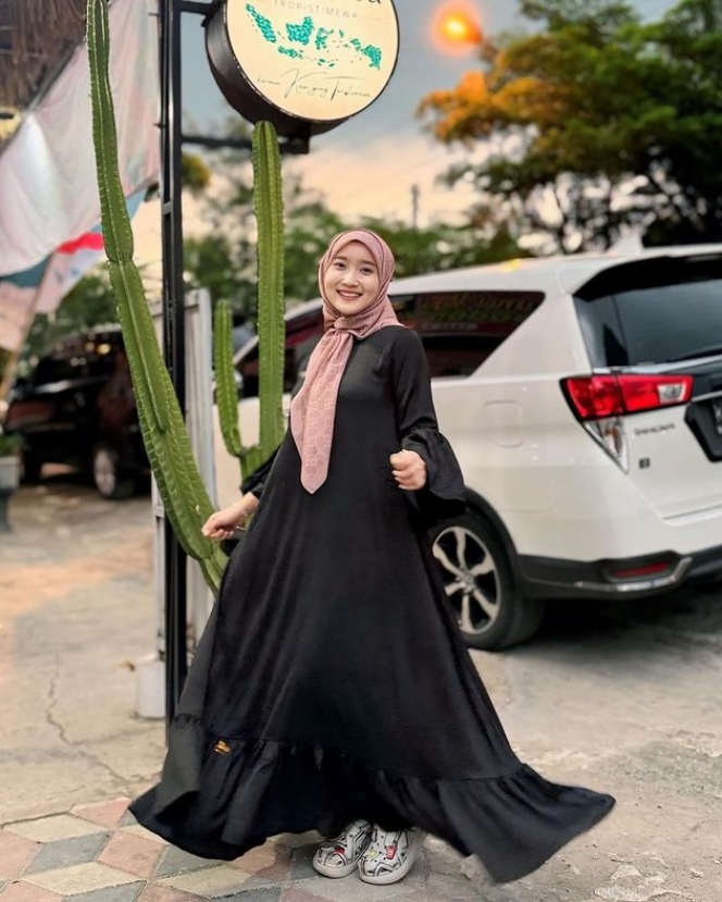 Auranya Jadi Makin Adem, Ini Deretan Foto Yeni Inka yang Berhijab Selama Bulan Ramadan