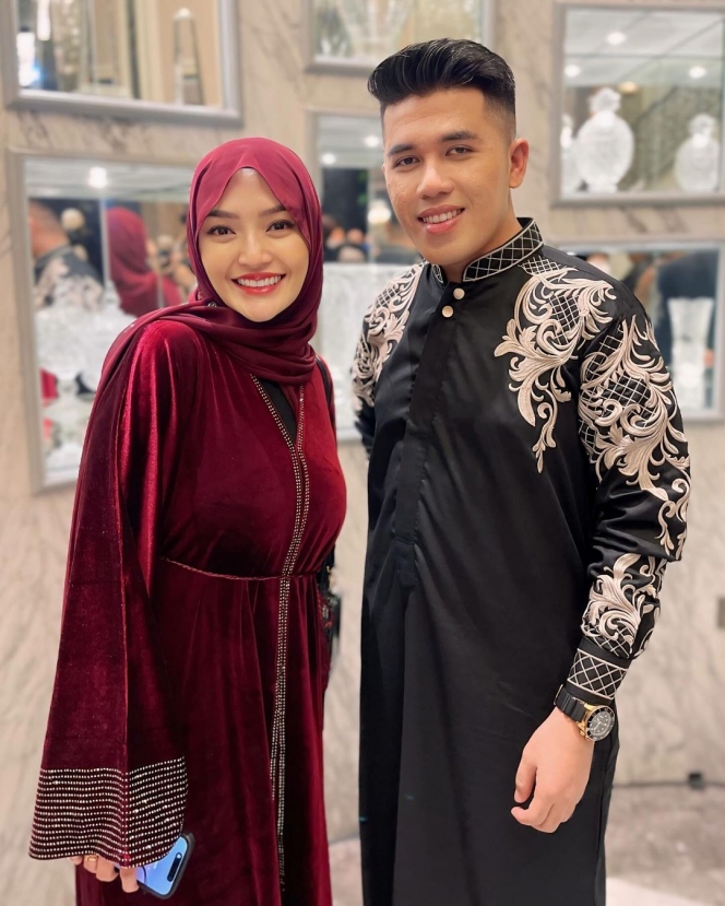Ingin Istiqomah, Ini Penampilan Berhijab Siti Badriah yang Bikin Pangling saat Ramadan