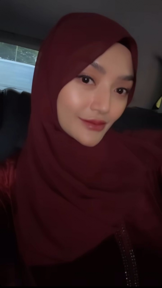 Ingin Istiqomah, Ini Penampilan Berhijab Siti Badriah yang Bikin Pangling saat Ramadan