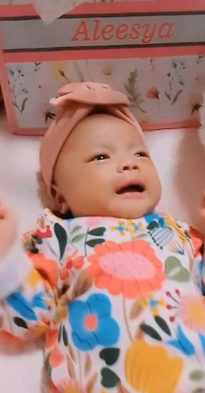 Cantik dan Imut, Ini Foto Terbaru Aleesya Anak Kiki Amalia yang Kini Sudah Genap Berusia Satu Bulan