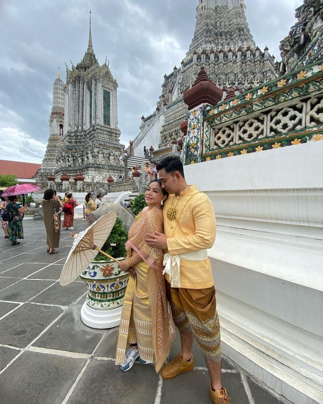 Gaet Berondong, Ini Deretan Foto Anisa Bahar Pamer Pacar Baru saat Liburan ke Thailand
