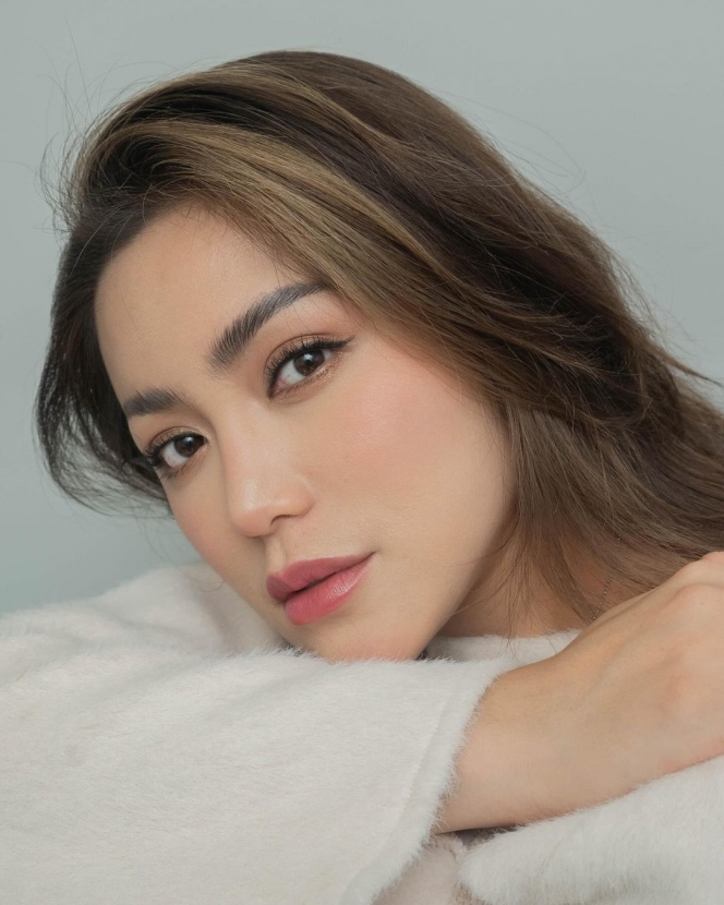 8 Potret Jessica Iskandar yang Makin Cantik dengan Aura Positif, Selalu Banjir Pujian dari Netizen