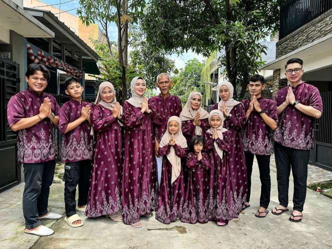 Foto Libur Lebaran Wika Salim Bareng Keluarga dan Calon Suami, Penampilannya Jadi Sorotan