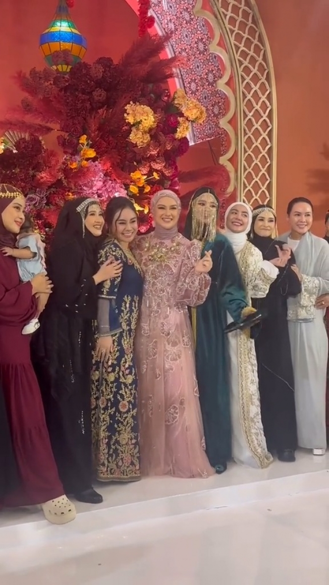 10 Foto Perayaan Ulang Tahun Irish Bella ke-28 yang Bertema Arabian Night, Meriah Banget!