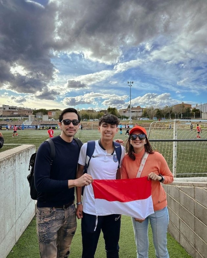 Membanggakan! 7 Foto Diego Anak Darius Sinathrya dan Donna Agnesia Berhasil Masuk Timnas Indonesia U-16