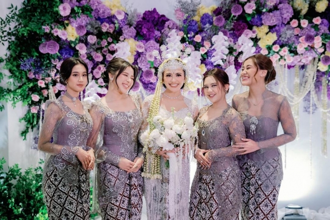 9 Potret Aaliyah Massaid Tampil Cantik Jadi Bridesmaid di Pernikahan Mahalini dan Rizky Febian