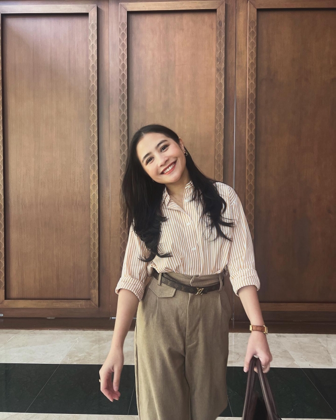 Pintar Sejak SMP, Ini 10 Foto Jadul Prilly Latuconsina