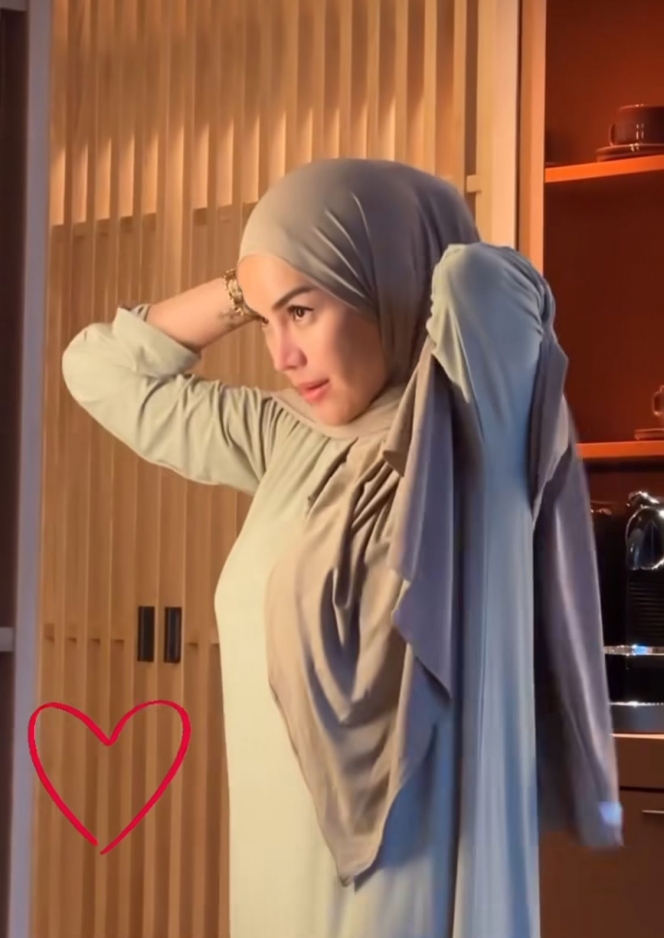 Bikin Hati Adem, Ini Foto Nikita Mirzani yang Tampil Menawan dalam Balutan Hijab