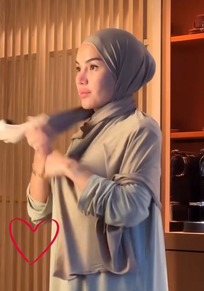 Bikin Hati Adem, Ini Foto Nikita Mirzani yang Tampil Menawan dalam Balutan Hijab