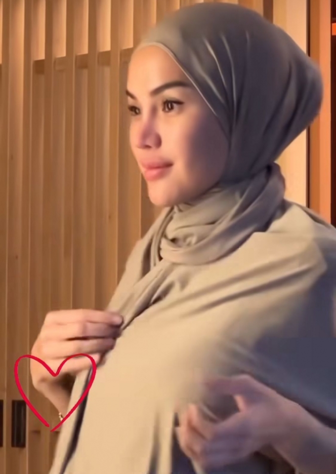 Bikin Hati Adem, Ini Foto Nikita Mirzani yang Tampil Menawan dalam Balutan Hijab