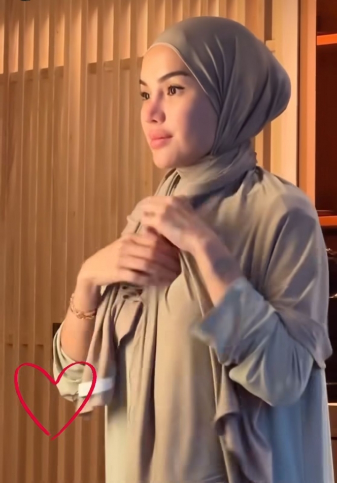 Bikin Hati Adem, Ini Foto Nikita Mirzani yang Tampil Menawan dalam Balutan Hijab