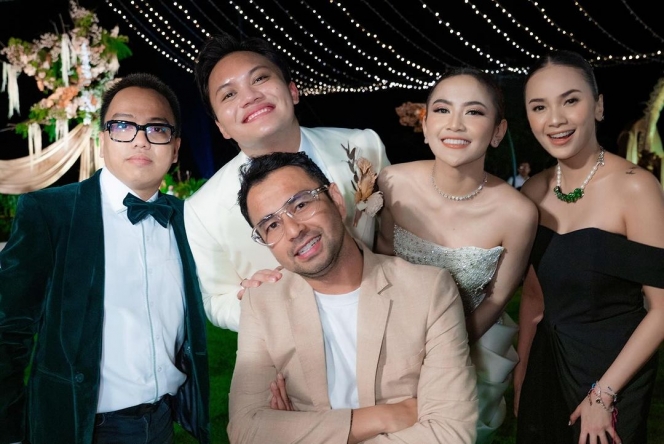 Deretan Artis yang Hadiri Resepsi Ke-2 Mahalini dan Rizky Febian di Bali, Ada Rossa Hingga Nia Ramadhani yang Jadi Bridesmaid