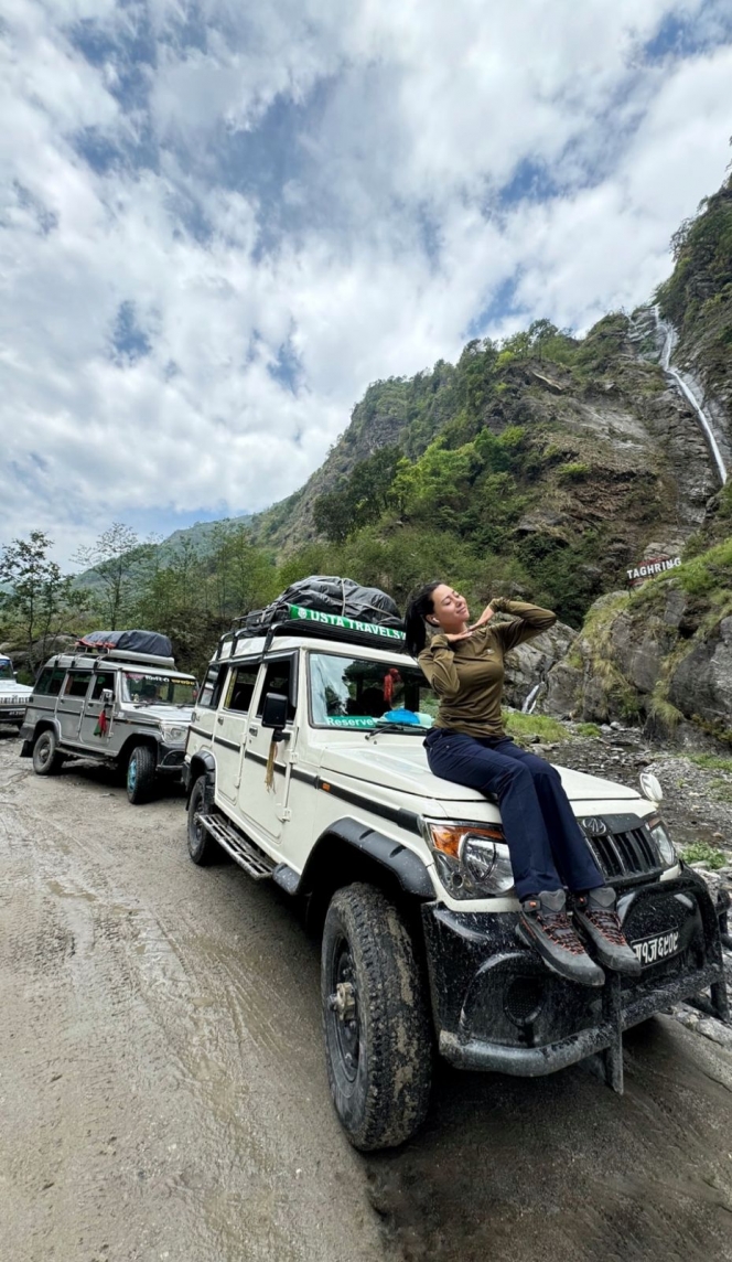 Foto Keseruan Wendy Walters Mendaki Pegunungan Bersalju di Nepal, Asik Jelajah Annapurna Circuit