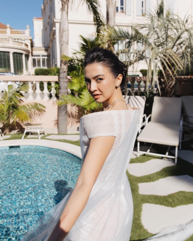 7 Foto Raline Shah di Cannes Film Festival 2024, Pesonanya Sukses Bikin Jatuh Hati