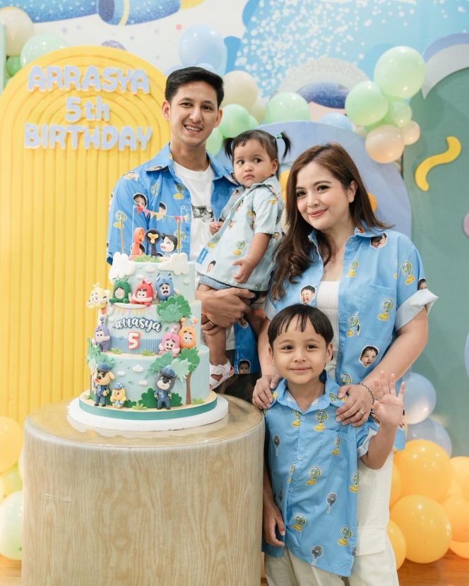 Momen Ulang Tahun ke-5 Arrasya Anak Pertama Tasya Kamila, Dekor Kipas Anginnya Nggak Ketinggalan! 