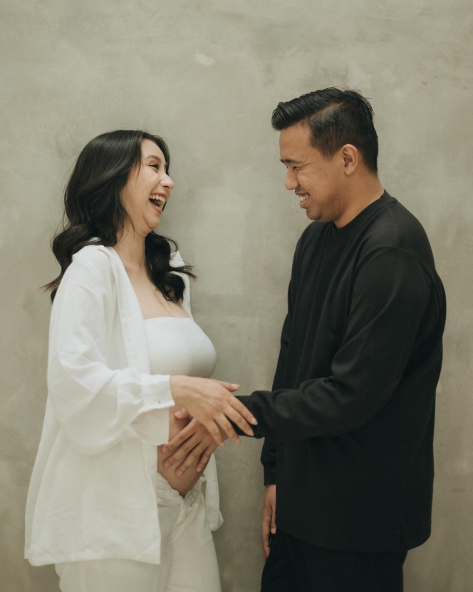 Potret Maternity Shoot Clairine Clay, Sebentar Lagi Akan Jadi Ibu!